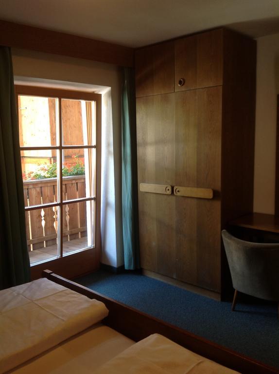Garni Pineta Hotel San Martino in Badia Room photo